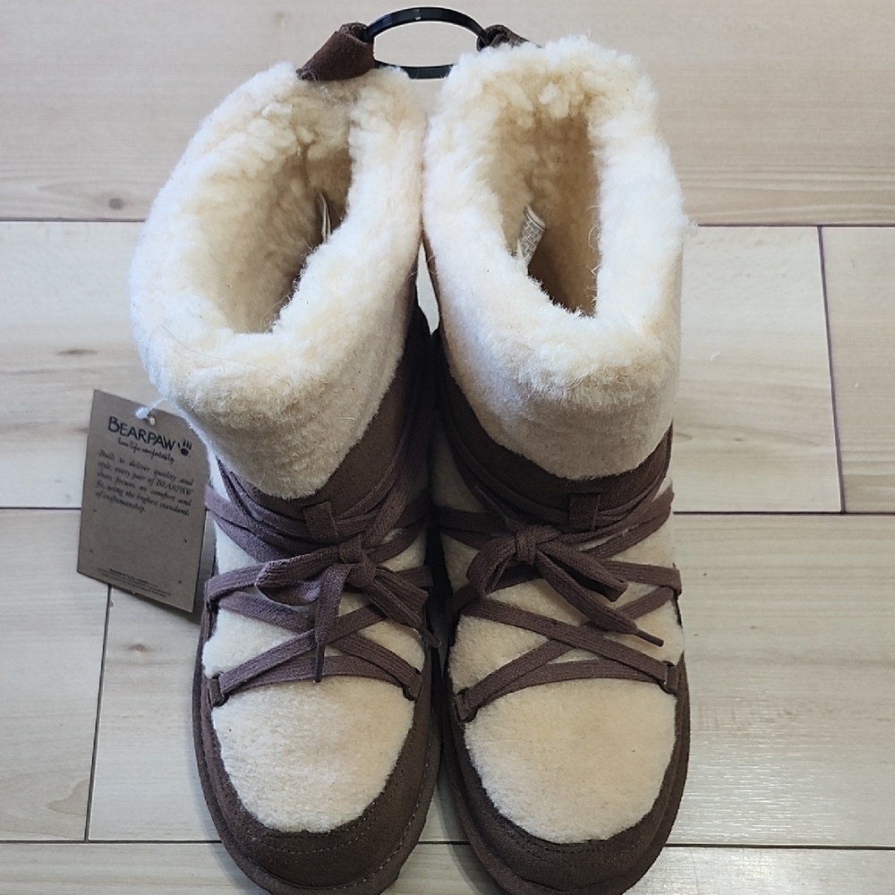 Bearpaw Women's Tan and Cream Boots
